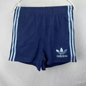 국내매장 아디다스 반바지 테리쇼츠 다크블루