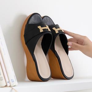 프로니 통굽 웨지힐 뮬 슬리퍼 7.5cm