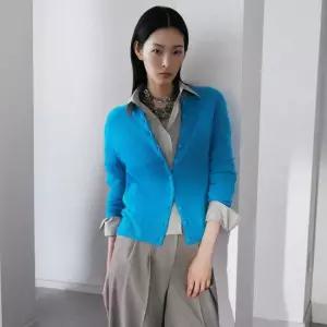 르네크루 25FW 화이트캐시미어100% 긴팔 가디건