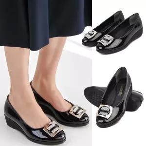 국내 큐빅장식 에나멜 4cm 여성통굽 펌프스 여성로퍼 체다