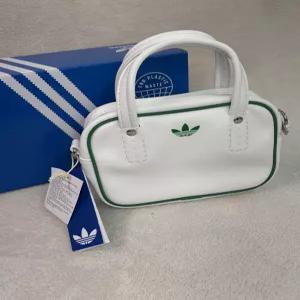 국내매장판 아디다스 런던 아디컬러 미니 숄더백 크로스백 핸드폰가방 스트링 JX7873