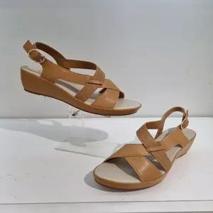 [에스콰이아][에스콰이아] 에스콰이아 여성 발편한 경량 세미캐주얼 샌들 굽6센치 PFDMSD690 (P003183080)