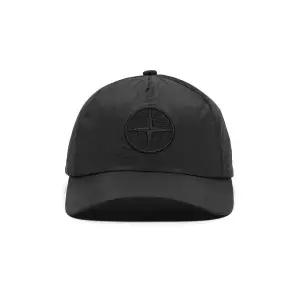 [스톤아일랜드] 로고 자수 나일론 캡모자 블랙 151198430