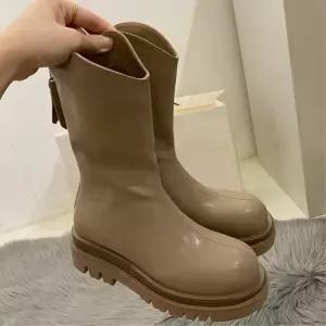 레더 가죽 여성부띠 둥근코 로우힐 부츠 발목부티