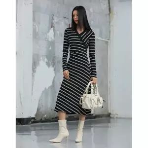 [에고이스트](광주신세계)[BLUE LABEL] V넥 장식 롱 원피스 (ER3OOP02)