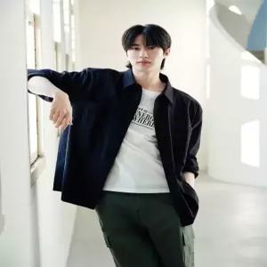 지오다노 NEW 변우석 코튼 트윌 셔츠 046506