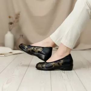 여성 양가죽 라운드토 플랫슈즈 꽃무늬 편한발