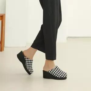 여자 하운드투스 패턴 통굽 웨지 슬립온 뮬