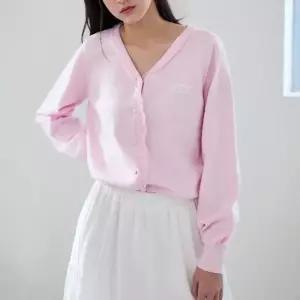 매장정품 PLASTIC ISLAND 플라스틱 아일랜드 러플트리밍 브이넥 가디건(PS7OK307) 1306340