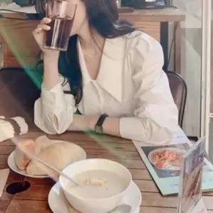 [하프클럽/셀러허브_여성트랜드패션]여성 화이트 소매 카라 셔츠 블라우스