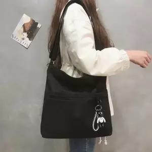 여자 캐주얼 데일리룩 휘뚜루마뚜루 캔버스 숄더 토트백