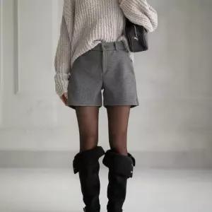 [옷자락]여성 겨울 속밴딩 3부 심플 스판 페이크울 반바지