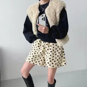 [옷자락]여자 러블리 하트 뽀글이 겨울쇼츠 양털 와이드 반바지