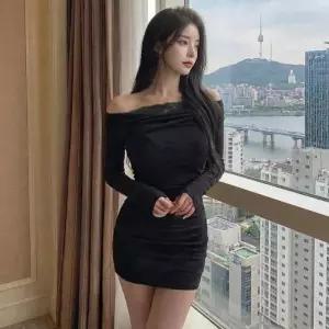 [옷자락]여자 셔링 레이스 오프숄더 긴팔 슬림핏 데이트룩 미니원피스