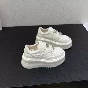 천진반 여성 봄 송편화 펄 슈즈 큐빅 가죽 운동화 신발 데일리룩 진짜 화이트보드 통굽 하이탑 KUK5