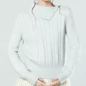 [패션시그널]사선버튼 반목 꽈배기패턴 니트 F38EF4