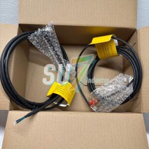 여성 케이블 세트 3m 연결 027H0438 M12 새 제품 재고 있음