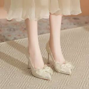 여친 힐 신발 프렌치리본 두 신부 쇼와 웨딩드레스 가보시 가능 켤레 않은 웨딩화 착용 하이힐 로 피곤하지