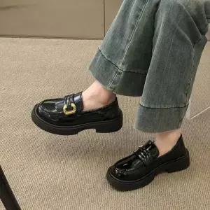 여자 블랙 캐주얼 빈티지 스몰 신발 슈즈 단화 구두 통굽 데일리 에나멜 키높이 플랫 로퍼 MF5