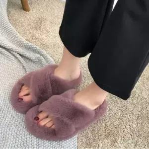 인기상품 소음방지 퍼실내화 여자 털슬리퍼 겨울 이쁜 거실화 [W5E4680_260331]