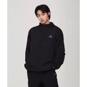 브랜드정품 와키윌리 WACKY WILLY 키키 파우치 윈드브레이커 블랙 135425