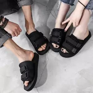 여름 해변가 남자 여자 커플 슬리퍼 검정 나들이 코디 여자여름샌들