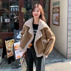 겨울 여성패션 가죽 자켓 카키색 털 일체형 따뜻한 코트 세무 상의 DL4