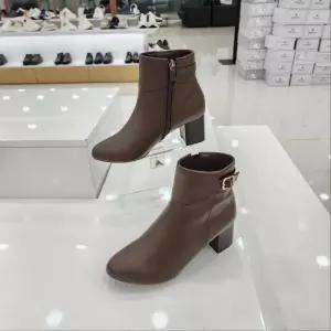 [탠디]by미셸 125506 소가죽 소재 6cm굽 옆 장식 여성 앵글 부츠 cc3