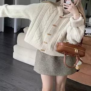 [옷은날개] 여성 2컬러 떡볶이이 단추 꽈배기 후드 가디건