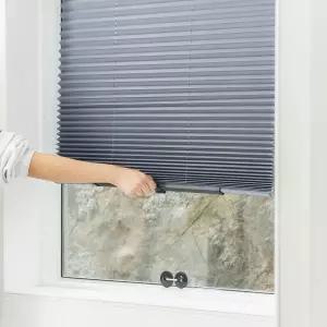 암막 브라인드 붙이는