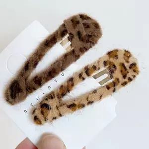 예쁜 호피무늬 똑딱이 머리핀 레오파드 인조퍼 헤어핀
