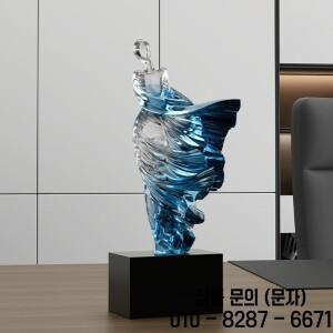 조각상 북유럽 추상 캐릭터 수지 공예 사무실 카페 테이블 장식 미술 거실 데스크탑 홈