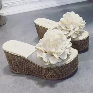 인기상품 통굽 슬리퍼 여성 사무실 키높이 실내화 웨지 샌들 [W665BBE_260331]