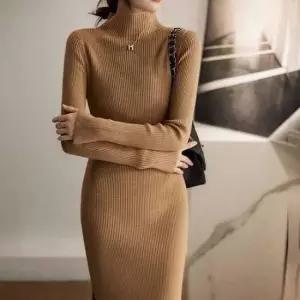 [옷은날개] 골지 니트 소재 목폴라 슬림 일자핏 롱 원피스