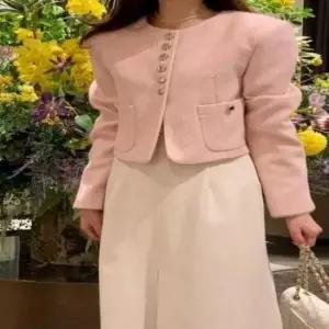 [SBD] 트위드 크롭 아우터 유광 여성 재킷 금장 간절기 봄 3컬러 가을 자켓 단추