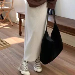 심플 여성 세로 골지 코듀로이 일자핏 롱스커트