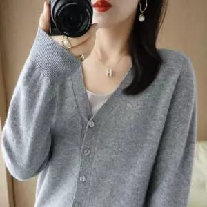 여성 봄 여름 가을 간절기 루즈핏 브이넥 사무실 부클 니트 가디건