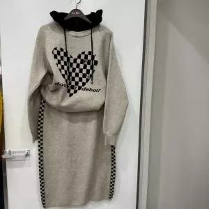 [르니앤맥코이]하트 포인트 후드 니트 스커트 세트 MN01TP700_YS