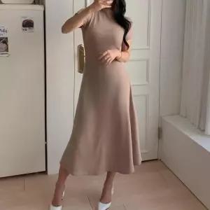 여자 가을 하객룩 반목 반팔 슬림핏 플레어 롱원피스