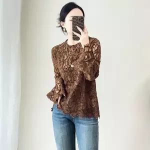 EAMT 여자 레이스 블라우스 펀칭 라운드 풀오버 YJ1