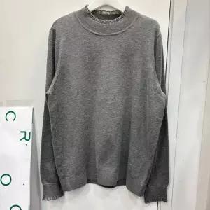 [크로커다일레이디]메탈 반넥 울혼방 스웨터 그레이