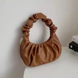 예쁜백 만두가방 클러치 미니 숄더백 예쁜 데이트룩 코디