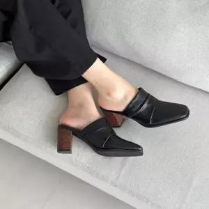 [라운슈] 스퀘어토 소가죽 뮬 미들힐 8cm