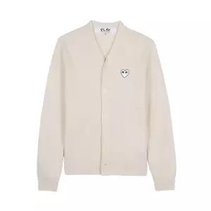 [롯데백화점]꼼데가르송 FW25 공용 화이트하트 와펜 가디건 AX N066 051 NATURAL