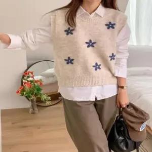 [옷은날개] 여성 3컬러 꽃무늬 짜임 러블리 니트조끼 니트베스트