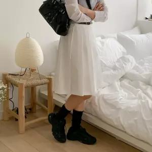 여자 20대 플리츠 주름핏 벨트포함 미디 스커트
