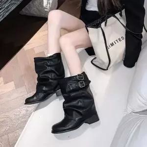 천진반여성용 검정 데일리룩 신발 워커힐 러플 미들 부츠 메일라드 가죽 웨스턴 워커 KUK5