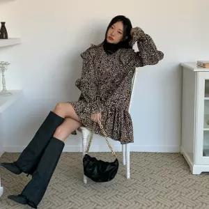 여자 레오파드 러플 프릴 퍼프 박시 브이 미니원피스