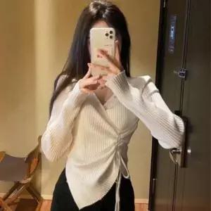 [SBD] 브이넥 니트 롱슬리브 가을 스트링 슬림핏 티셔츠 랩스타일 데일리룩