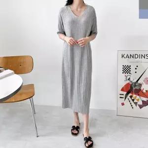 여자 데일리룩 루즈핏 브이넥 반팔 니트 편한 롱원피스